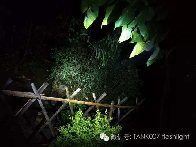 探客強光手電筒 探客強光手電筒