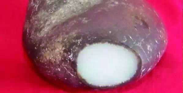 漲知識,玉也能騙人!照玉手電筒照出真相